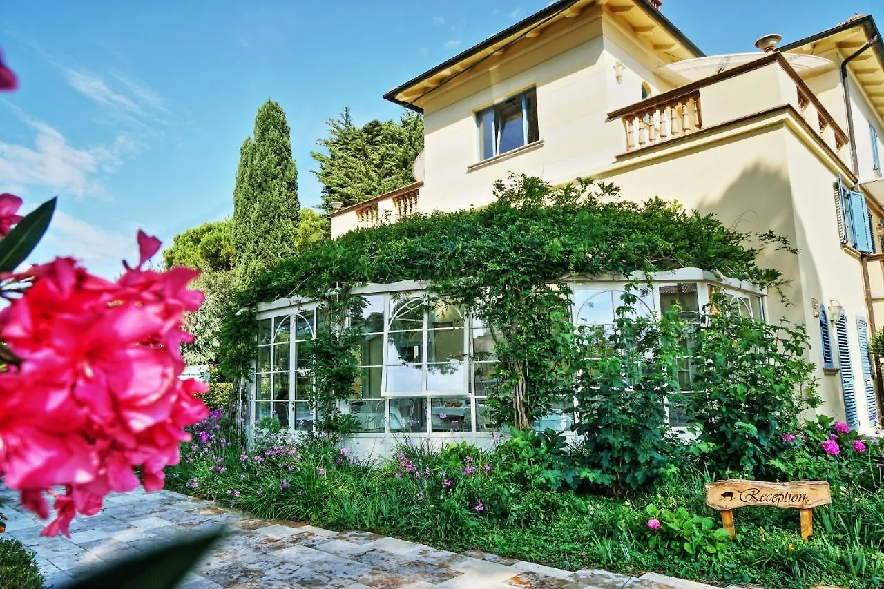 Hotel apartamentowy Villa Mazzanta Relais & Residence Vada